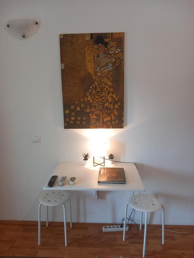 Cosy Rooftop Studio With Balcony Belgrade Exterior photo